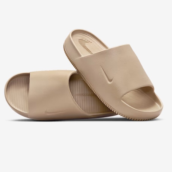 Sz 9 Nike Calm
Men's Slides - Picture 1 of 4